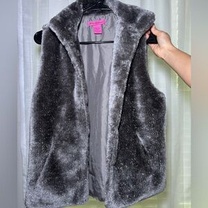 Betsy Johnson faux fur vest